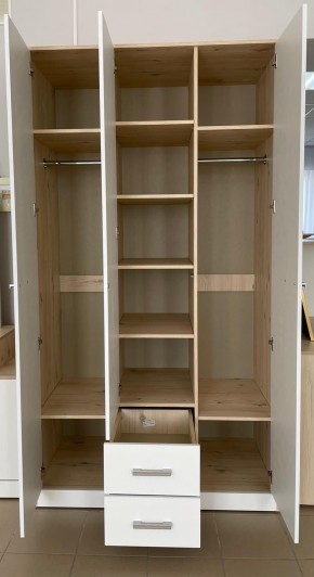 Шкаф "Милана" 3-х створчатый с 2 ящиками по центру в Тарко-Сале - tarko-sale.mebel24.online | фото 2